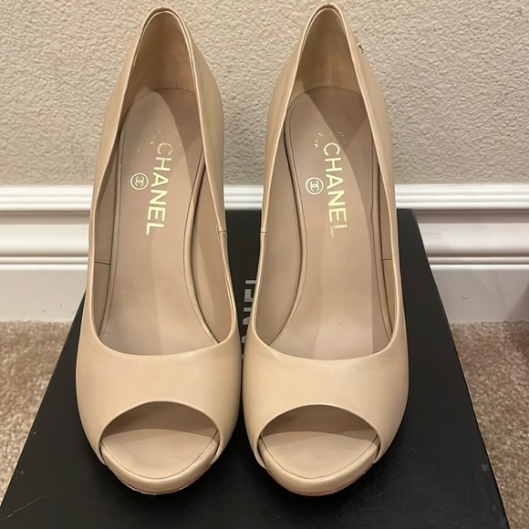 Chanel open toe pump beige worn for 2 hours! Gorgeous pearl detail PRICE FIRM - Picture 1 of 5